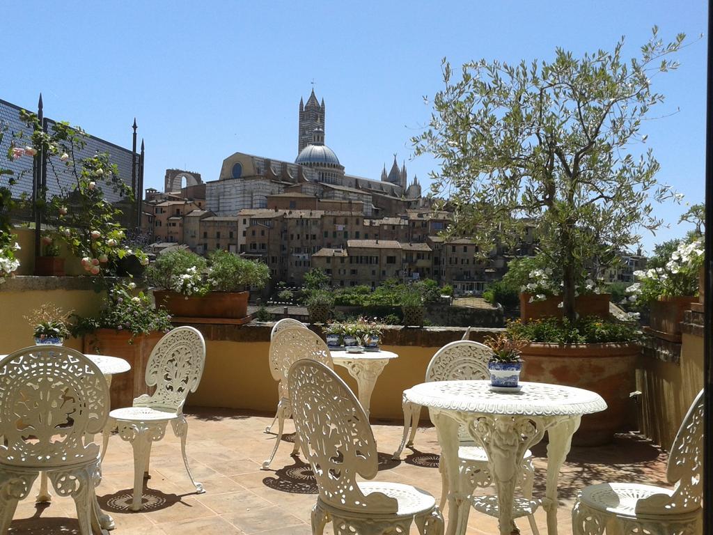 Residenza D'Epoca Campo Regio Relais Bed and Breakfast Siena Exteriör bild