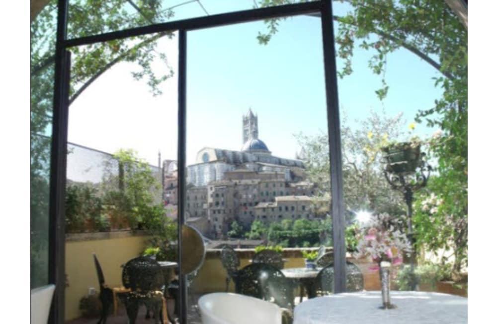 Residenza D'Epoca Campo Regio Relais Bed and Breakfast Siena Exteriör bild